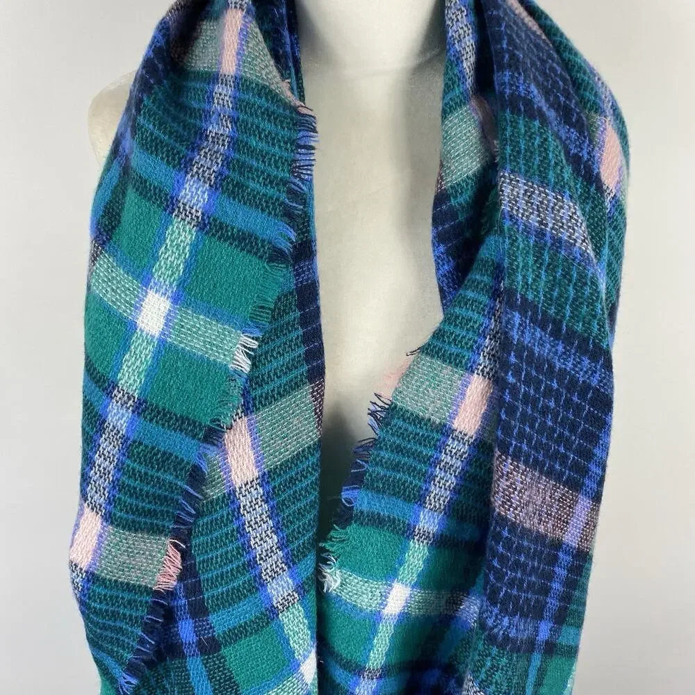 Old Navy Scarf Women's Green Plaid Fringed Oversized Flannel Rectangle 78x34